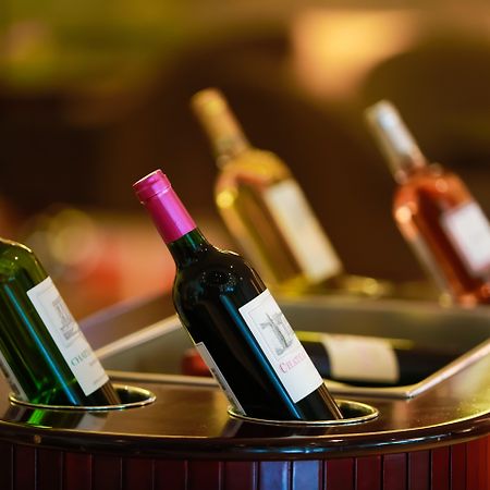 Gehua New Century Hotel Пекин Екстериор снимка