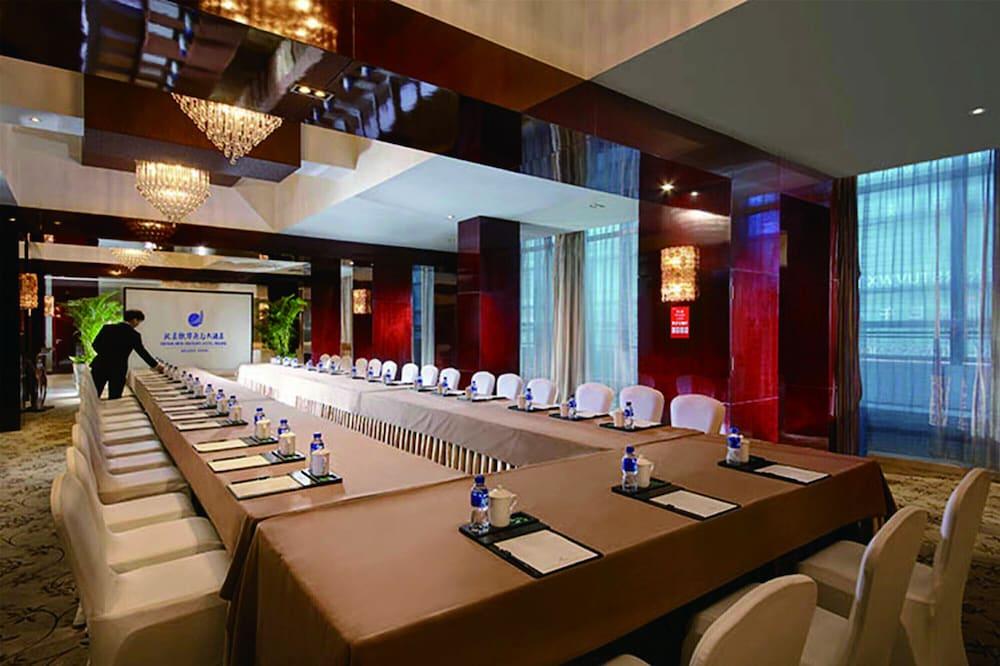 Gehua New Century Hotel Пекин Екстериор снимка