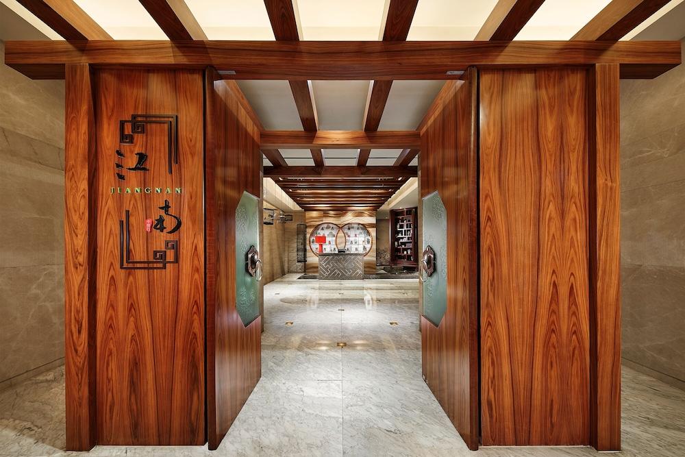 Gehua New Century Hotel Пекин Екстериор снимка