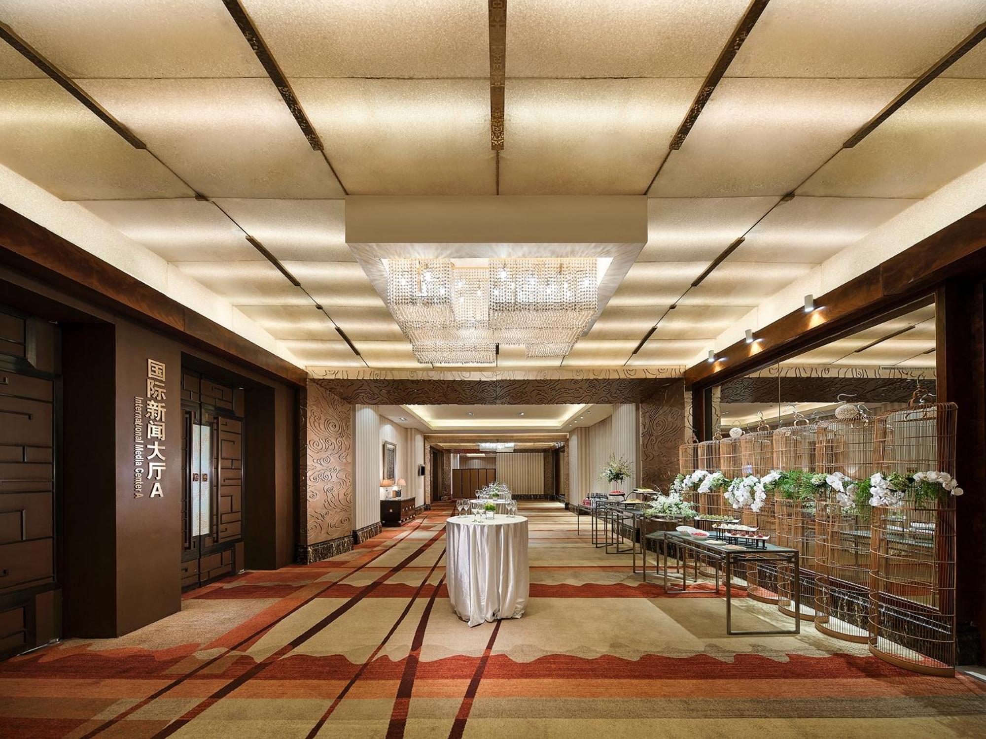 Gehua New Century Hotel Пекин Екстериор снимка