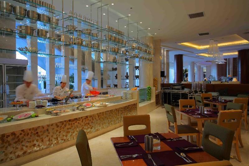 Gehua New Century Hotel Пекин Ресторант снимка