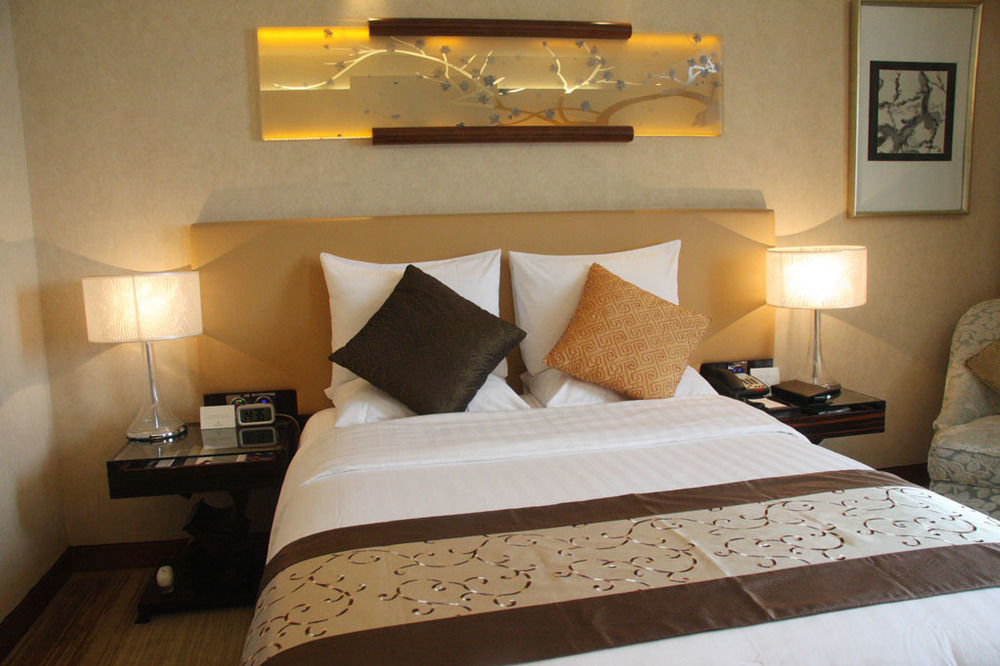 Gehua New Century Hotel Пекин Екстериор снимка