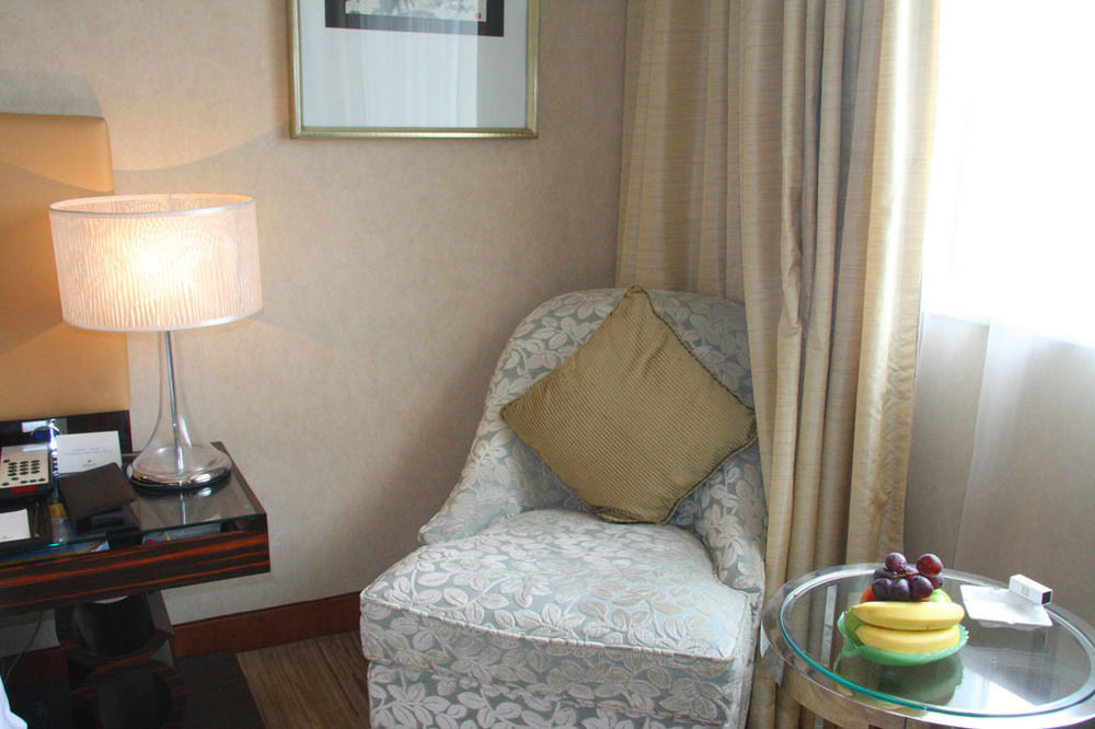 Gehua New Century Hotel Пекин Екстериор снимка